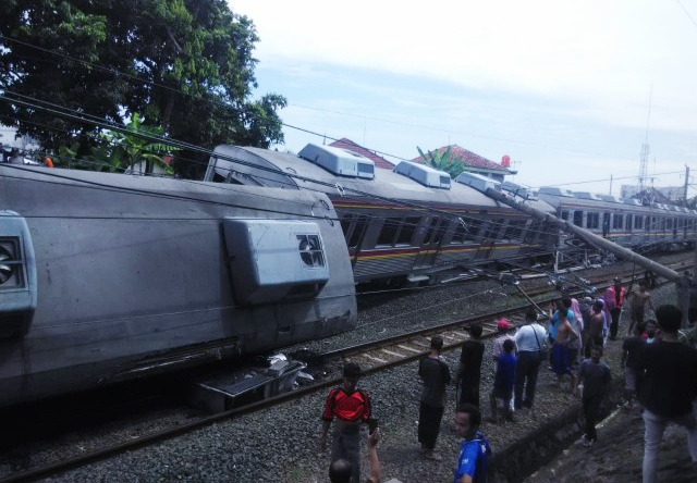 Kereta Commuter Jabodetabek Anjlok, Menhub Akan Tinjau Lokasi