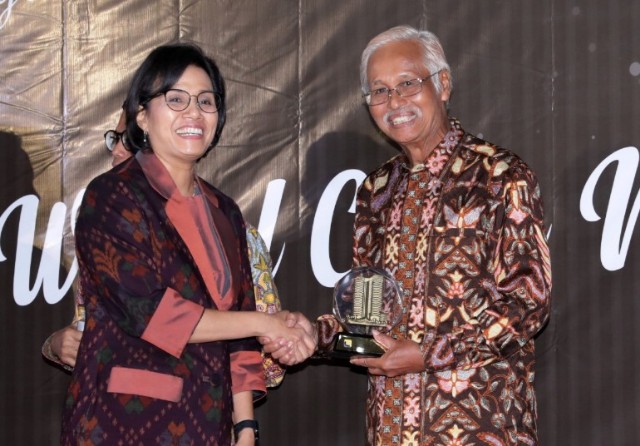 PLN Raih Penghargaan Wajib Pajak Besar 2019