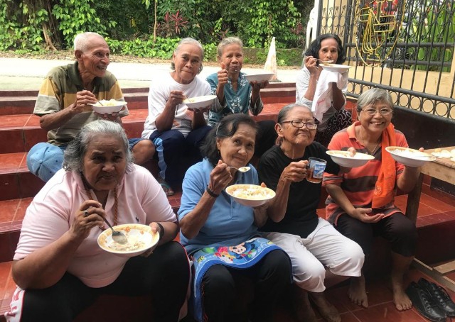 Gereja Bait El Penfui Kupang Peduli & Apresiasi Para Lansia