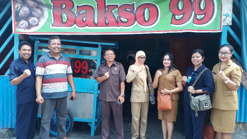 Makan Bersama di Bakso 99, Kepala Puskesmas Bakunase Minta Maaf