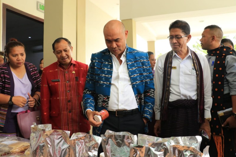 Gubernur Viktor: ‘Yang Pimpin BUMDes Harus Punya Jiwa Bisnis!’