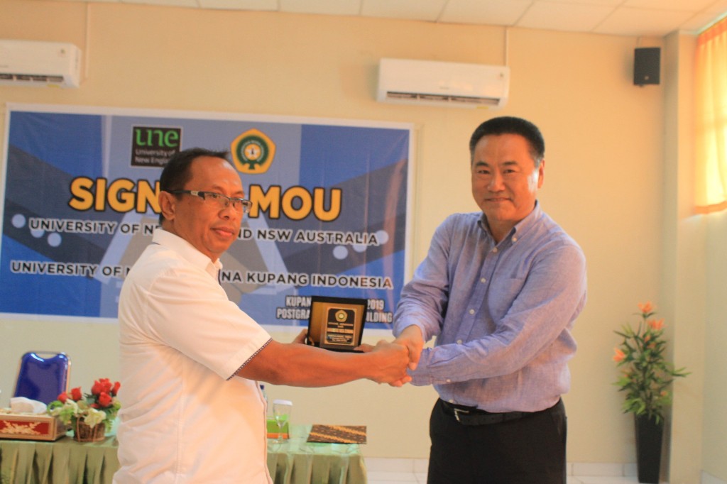 Undana Teken MoU dengan University Of New England NSW Australia