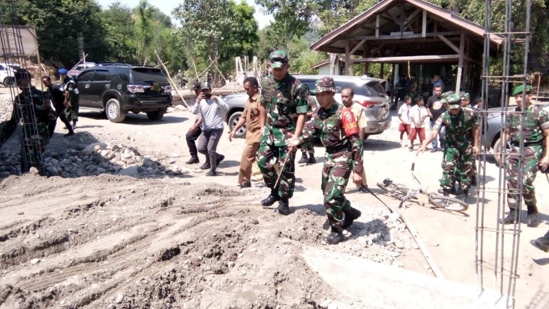 Pangdam IX/Udayana Pantau Pengerjaan Proyek Pasar Kaubele-TTU
