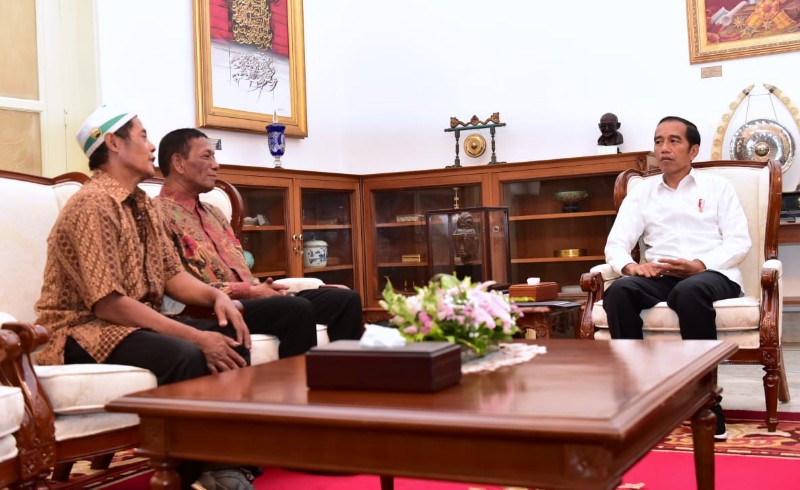 Pemilik Warung Korban Penjarahan Bertemu & Dibantu Presiden Jokowi