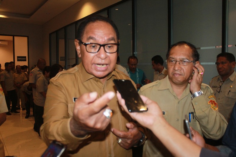 Wagub Josef : ‘Kami Menolak Dengan Keras Label Wisata Halal Masuk Ke NTT!’
