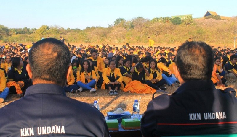 Pembekalan 3.004 Mahasiswa KKN Undana, Rektor :“Jaga Nama Baik Almamater!”