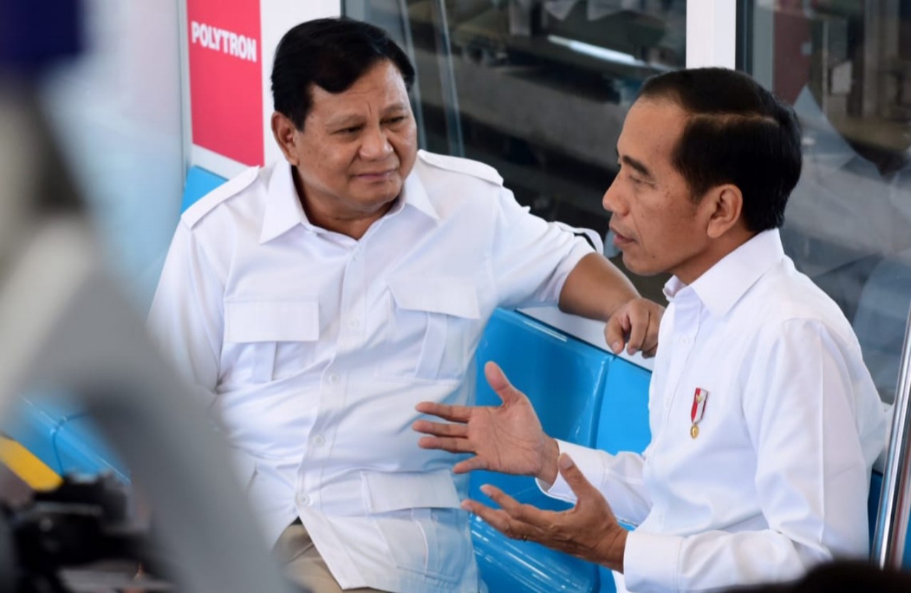 ‘Pertemuan Seorang Saudara’ antara Presiden Jokowi & Prabowo Subianto