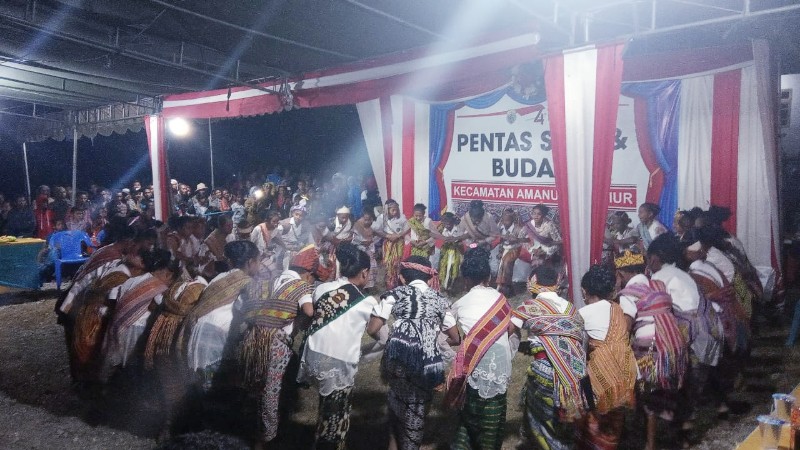 Bonet & Tarian Perang Meriahkan HUT RI di Kecamatan Amanuban Timur