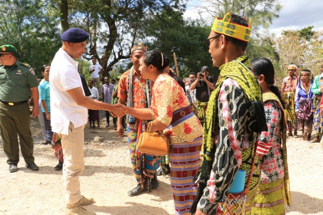 Resmikan Sarana Air Bersih, Gubernur VBL Dorong Pariwisata di Desa Pusu-TTS