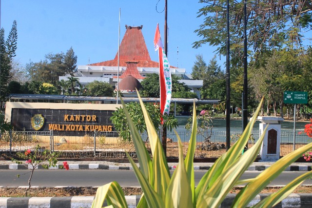 Aplikasi Qlue—Tingkatkan Kinerja ASN Pemkot Kupang