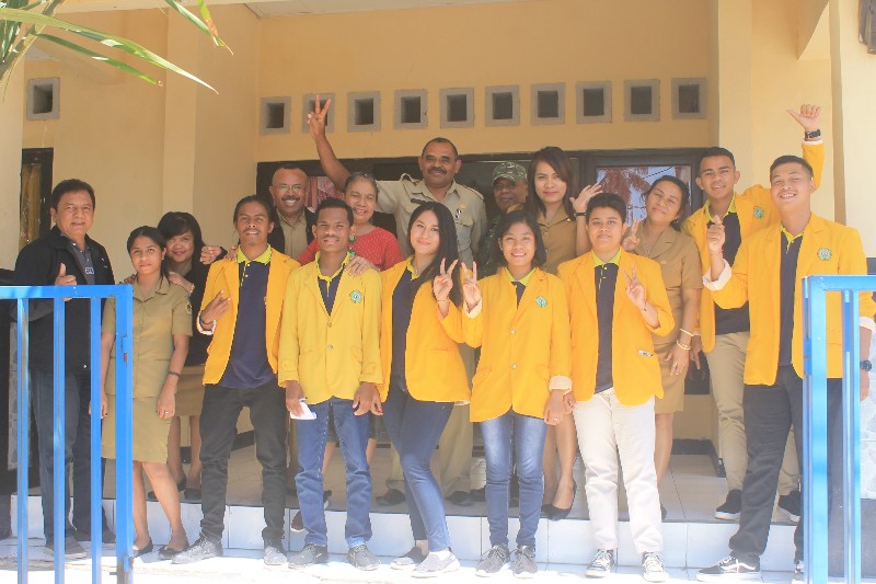 Mahasiswa KKN Undana di Kelurahan Tode Kisar Dorong Budaya Gotong Royong