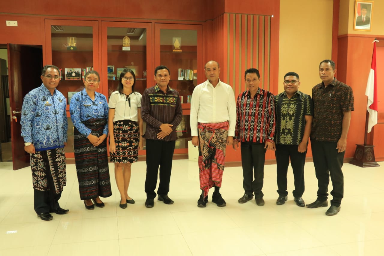 Tatap Muka dengan STIKom Uyelindo, Gubernur Viktor Ajak Kolaborasi