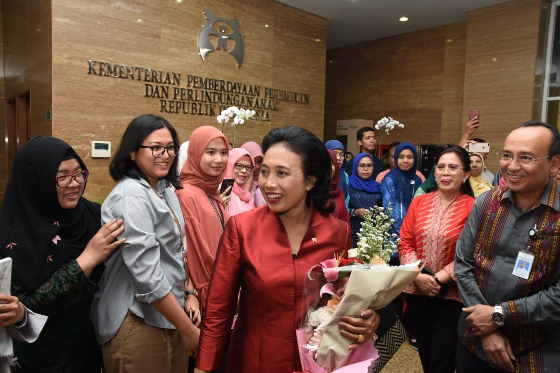 Menteri Bintang Puspayoga Pimpin Rapat Perdana di Kementerian PPPA