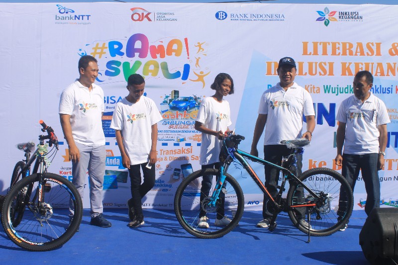 ‘Fun Walk Bank NTT’ Sarana Edukasi Literasi dan Inklusi Keuangan bagi Pelajar