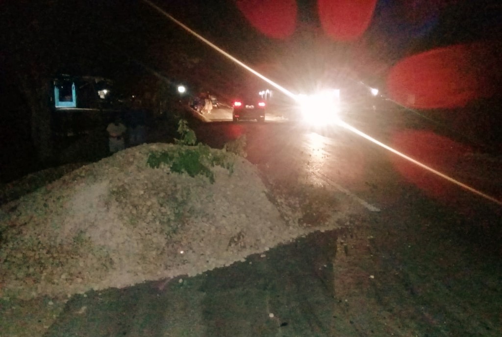 Tabrak Tumpukan Agregat, Seorang Remaja di Belu Jatuh Terjeblok di Drainase
