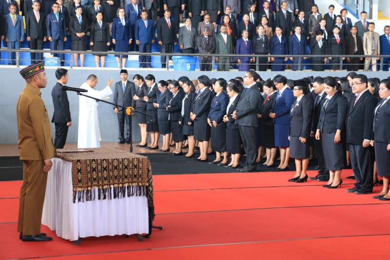 Lantik 2.373 Pejabat Fungsional, Gubernur Viktor Serukan Jadi Agen Perubahan