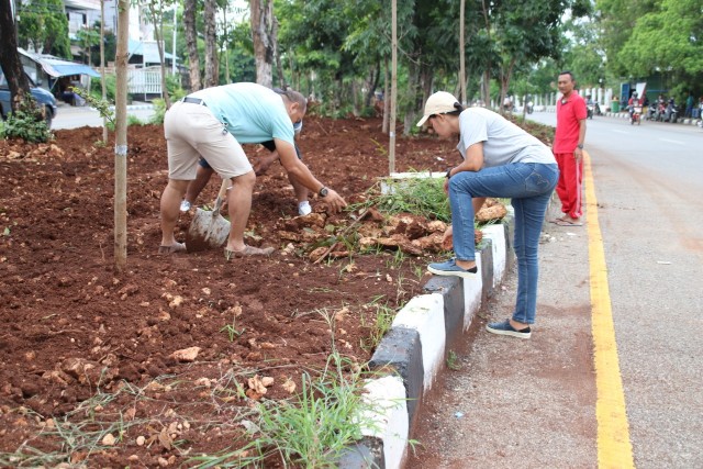 Kerja Bakti ASN & PTT Pemkot Kupang Tata Bulevar Jalan El Tari & Adi Sucipto