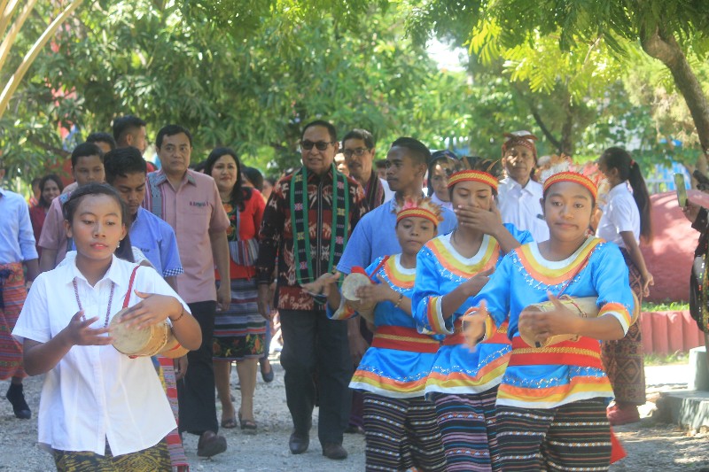 Tiga Alasan Wagub Josef Nae Soi Hadir Saat Pesta Emas SMK Swastisari Kupang