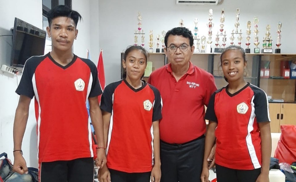 Perdana! SKO Flobamorata Kupang Kirim Tiga Pelajar Ikut Pelatnas PB PASI