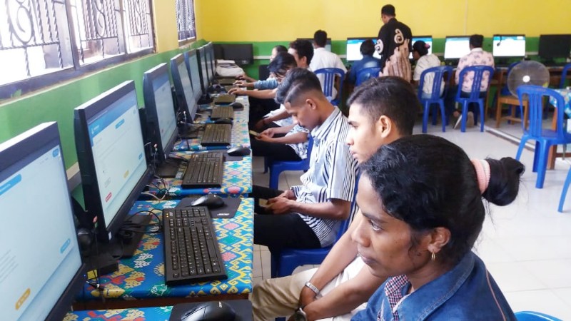 716 Warga Belajar Pendidikan Kesetaraan Paket C di Kupang Ikut Simulasi UNBK