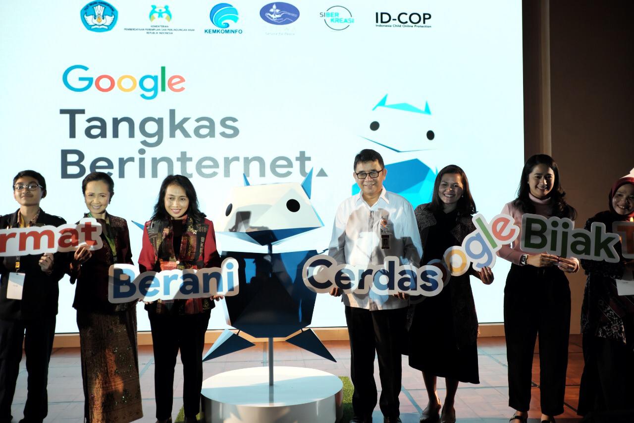 Awasi Anak Berinternet, Menteri Bintang : “Orang tua dan Guru Jangan Gaptek”