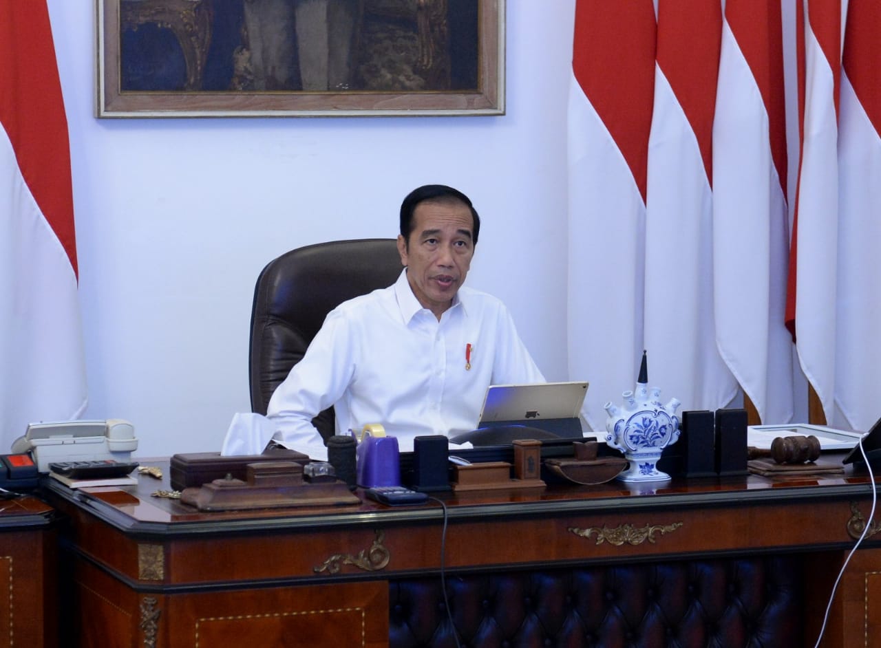 Pemerintah Wajibkan Warga Pakai Masker saat Beraktivitas di Luar Rumah