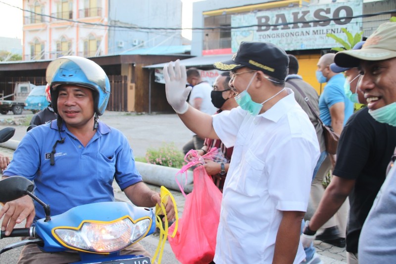 Sebar 150 Ribu Masker Gratis, Wali Kota Kupang Ajak Warga Perangi Covid-19