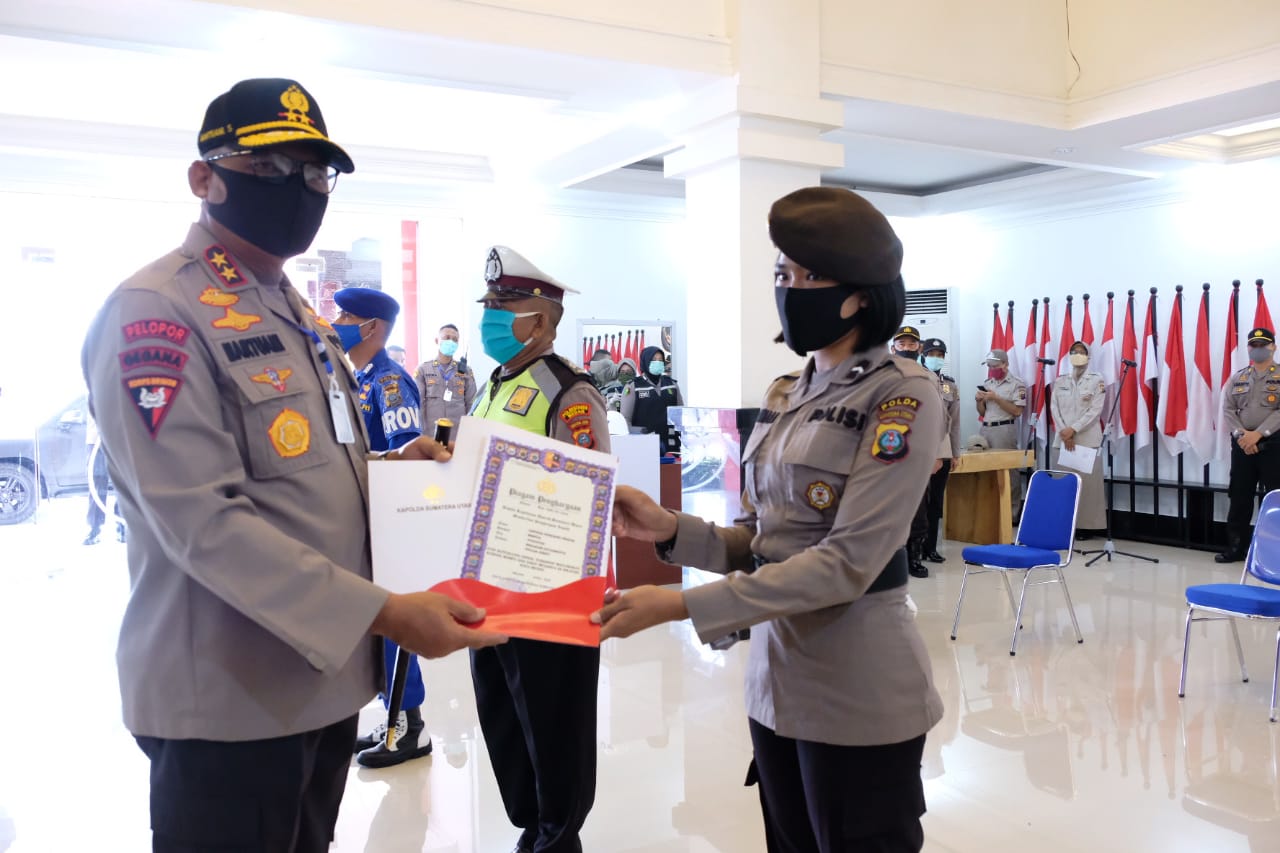 Berdedikasi Tinggi Saat Pandemi, 3 Polisi Raih Penghargaan dari Kapolda Sumut