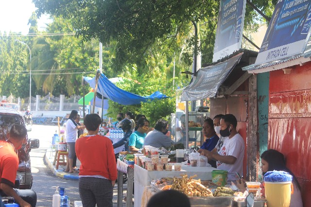 Berjualan Saat Covid-19, Pedagang Takjil Minta Kebijakan Pemerintah