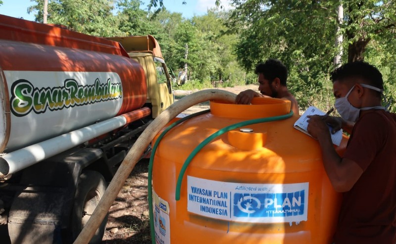 Cegah Covid-19, Plan Indonesia Distribusi 6 Juta Liter Air Bersih di Nagekeo