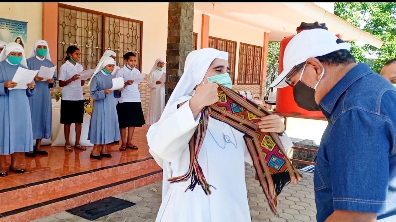 Satu Ton Beras bagi Susteran OMJM Kupang dari Wagub NTT Josef Nae Soi