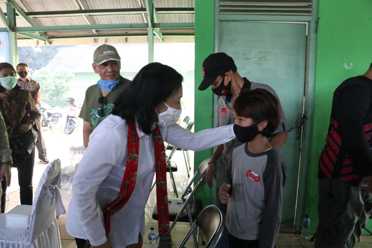 HAN 2020, Kemen PPPA Serahkan Paket Pemenuhan Kebutuhan Spesifik Anak