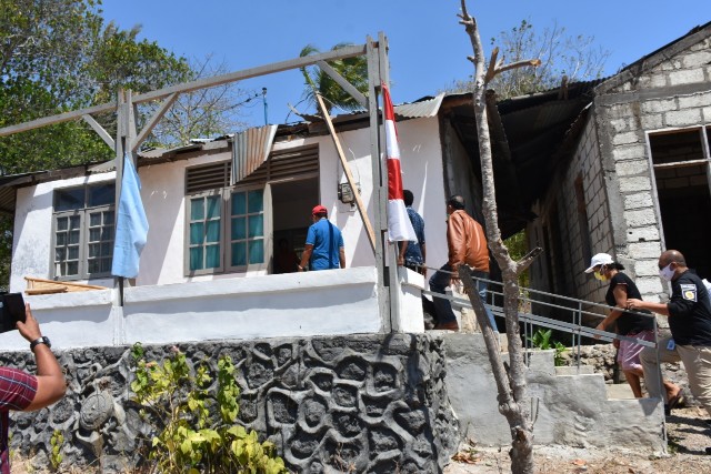 62 Rumah Terdampak Angin Kencang, Pemkot Kupang Bantu Sembako