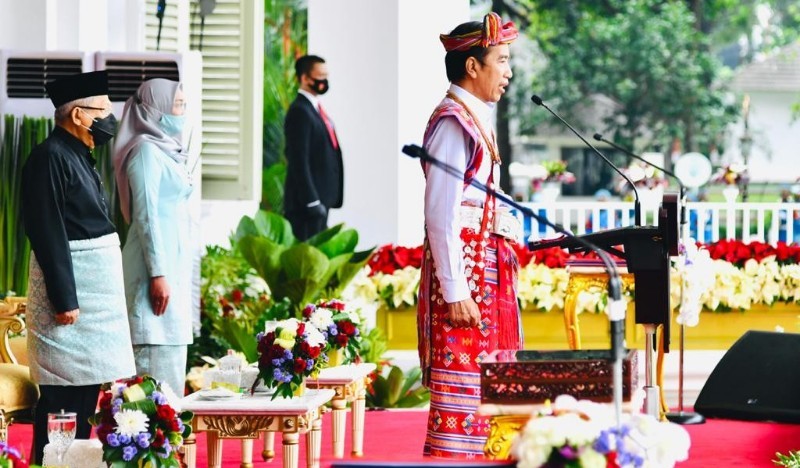 Berbusana Adat Amanatun TTS, Presiden Pimpin Upacara di Istana Merdeka