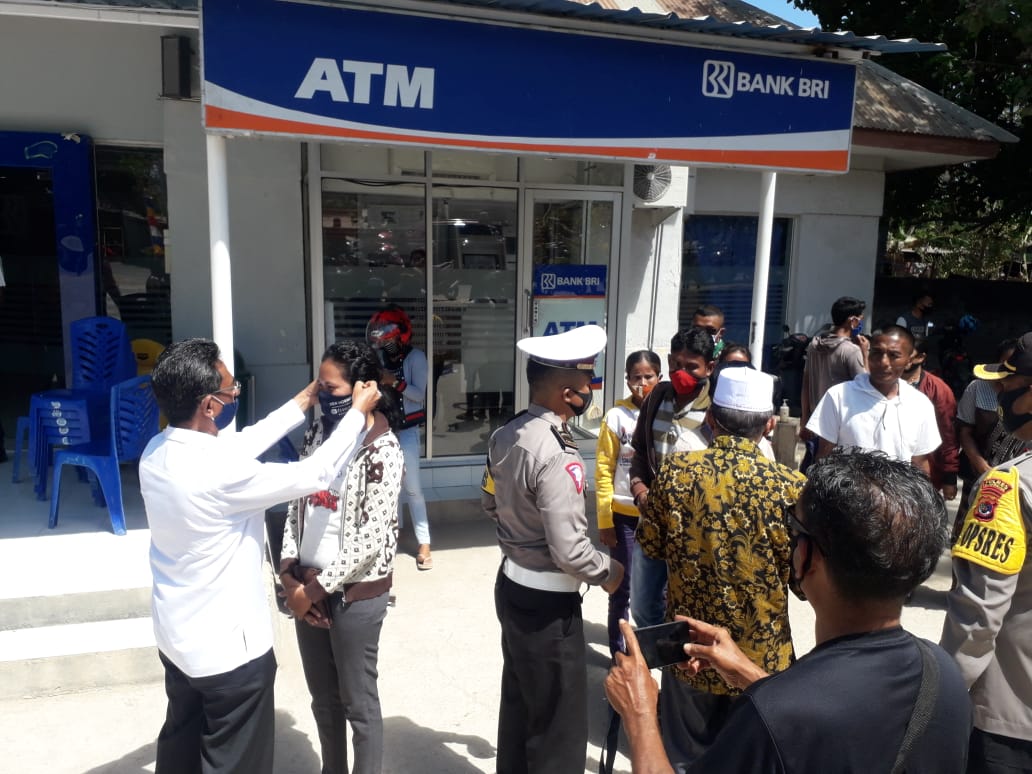 Maballa–Mahoro & Polres Sabu Kampaye Anti Covid-19 dan Berbagi Masker