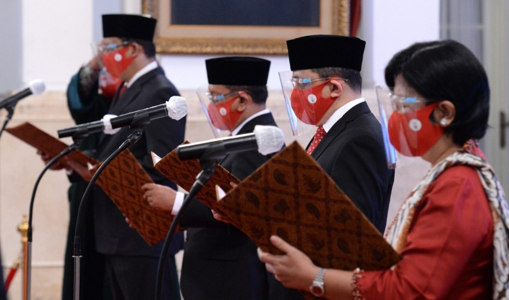 Presiden Jokowi Saksikan Sumpah Empat Anggota Dewan Komisioner LPS