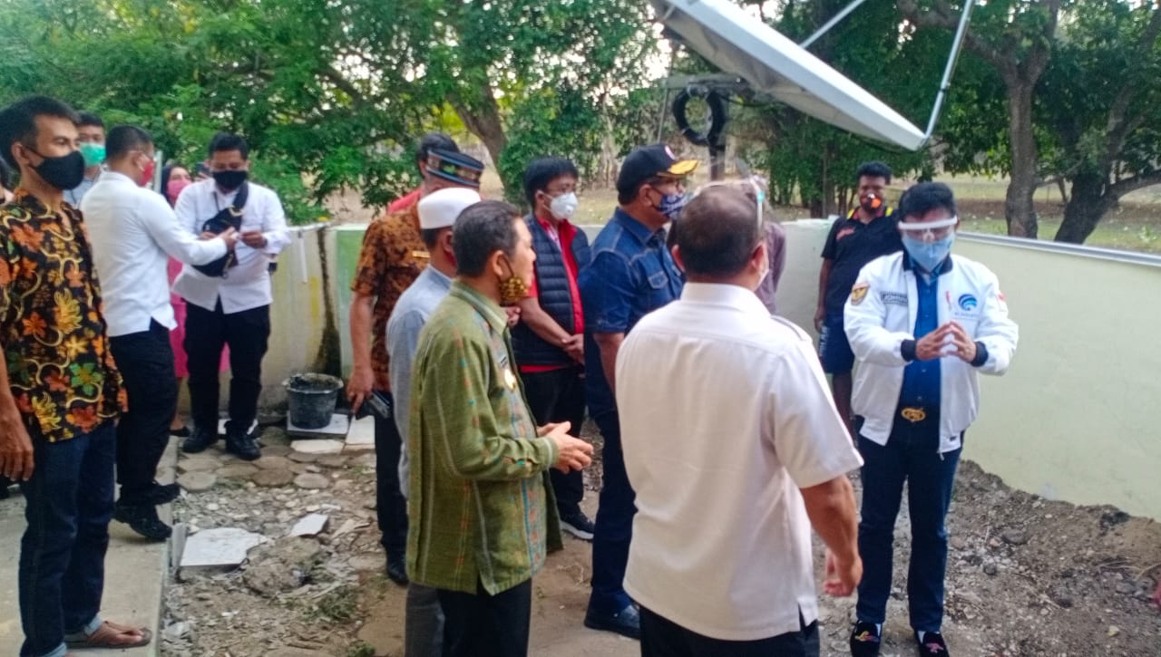 Menteri Jhonny Plate ke Labuan Bajo, Tinjau ‘Super WiFi’ Pertama di Indonesia