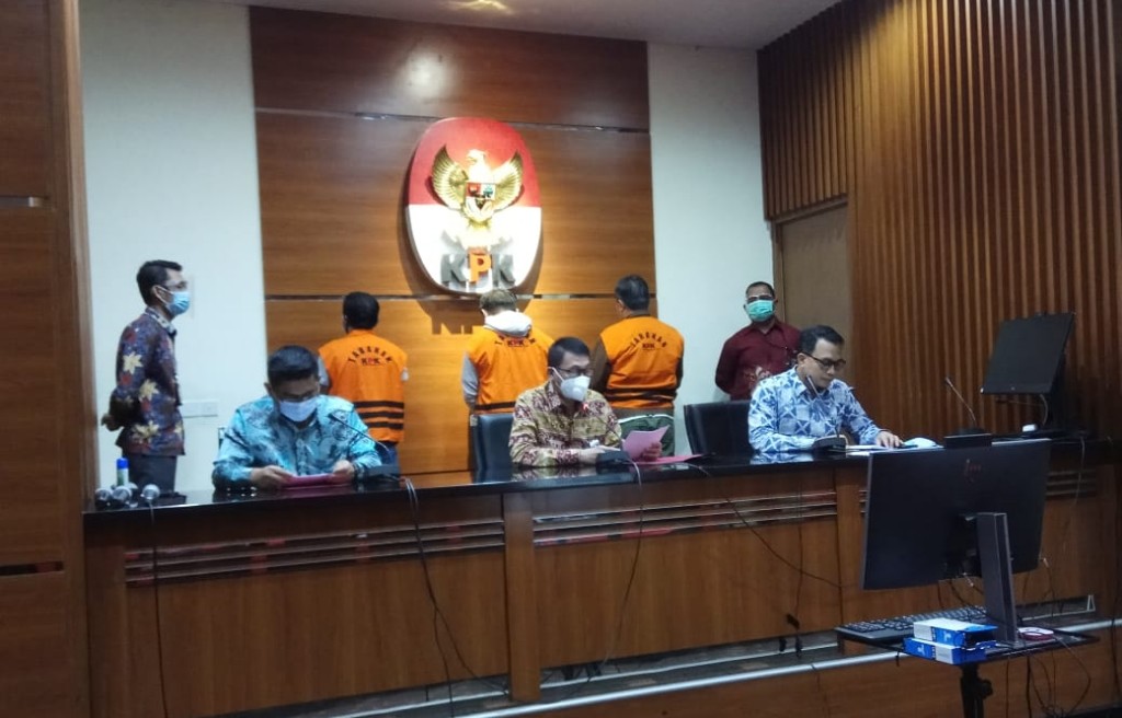 Korupsi Pengadaan Barang/Jasa, Bupati Banggai & 15 Orang Ditangkap KPK