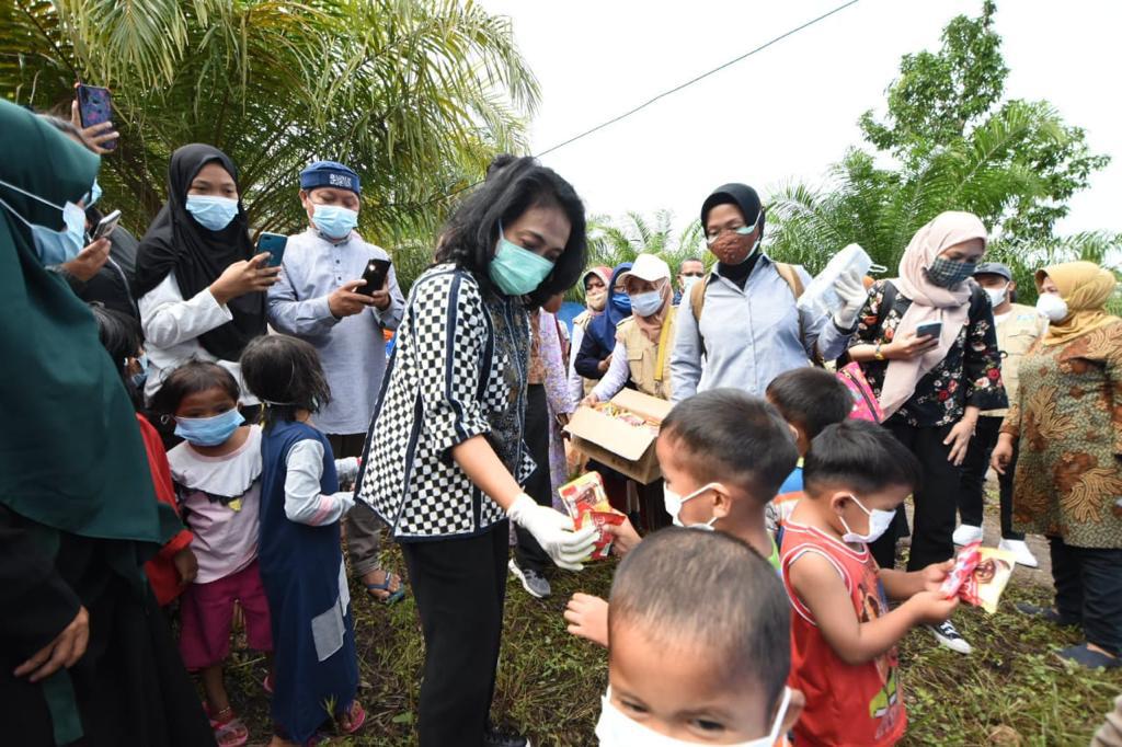 Gotong Royong Bantu Kebutuhan Spesifik Perempuan dan Anak Korban Gempa