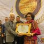 SMKN 5 Kupang Terima Indonesia Most Trusted School Award 2024