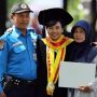 Perjuangan Satpam UGM Antar Anak Raih Gelar Doktor di UGM