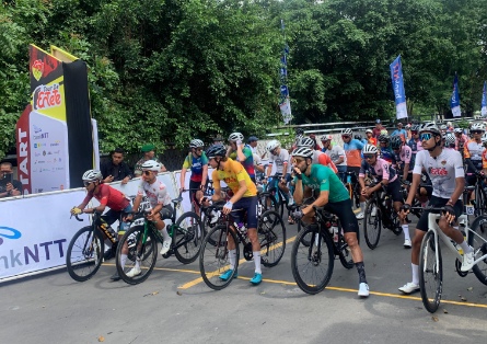 Pesepeda Tour De Entente Jajal Rute 125 Km Ende—Bajawa