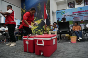 Hari Listrik ke-80, PLN NTT Tebar Energi Kebaikan Bagi Sesama