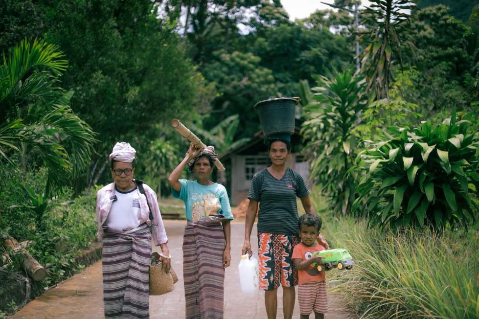 Tetes Air untuk Warga Nubahaeraka Lembata di Hari Listrik Nasional ke-80
