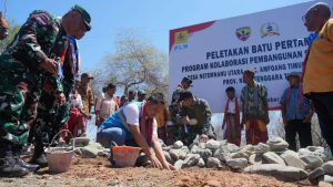 PLN dan TNI AD Bangun SMP Negeri Oepoli di Batas RI-Timor Leste
