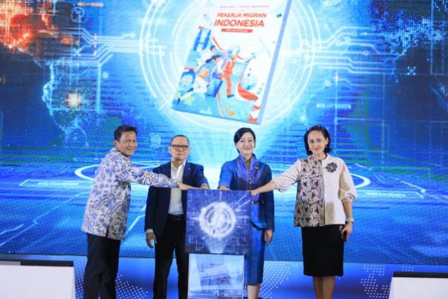 OJK Luncurkan Buku Saku Bagi Pekerja Migran Indonesia