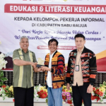 OJK NTT Gencarkan Literasi Keuangan Bagi Pekerja Informal di Sabu Raijua