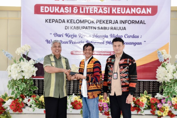 OJK NTT Gencarkan Literasi Keuangan Bagi Pekerja Informal di Sabu Raijua