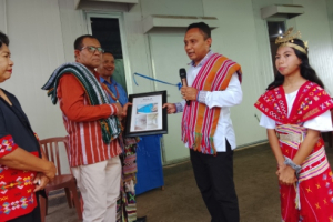 Peduli Pendidikan TTS, Simon Petrus Kamlasi Resmikan Aula SD GMIT SoE