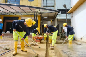 Direksi dan Relawan PLN Terjun Bantu Pemulihan Fasum Pascabencana Aceh